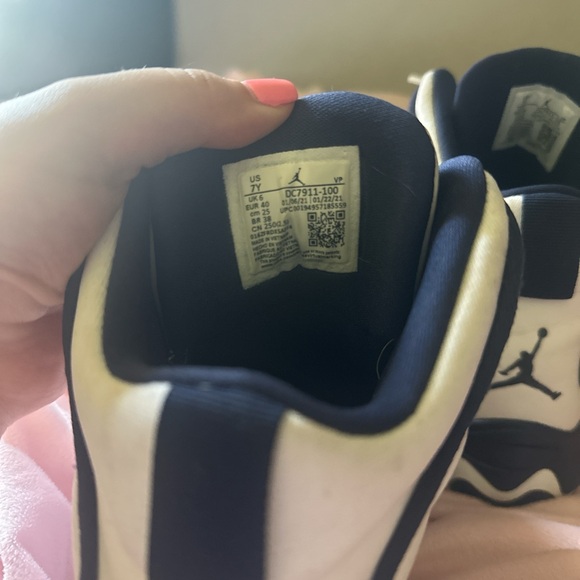 Other - NIKE Air Jordan Pro Strong Gs